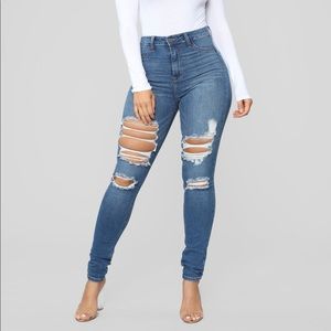 FashionNova Main Squeeze High Distressed Jeans NWT